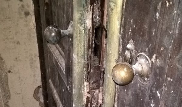 6: the door handles