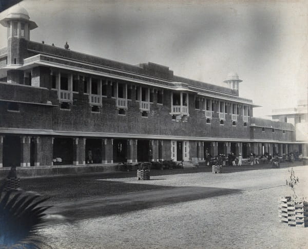 Doris Wallace 1: Lady Hardinge Medical College and Hospital